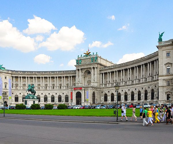 hofburg imparatorluk sarayı