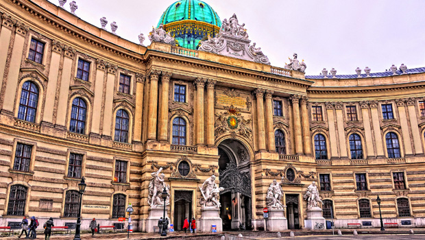 hofburg imparatorluk sarayı