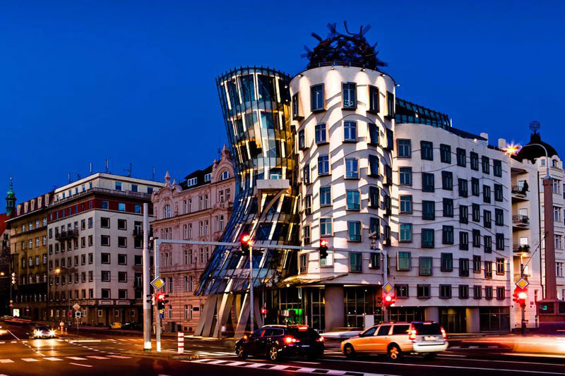 prag dancing house